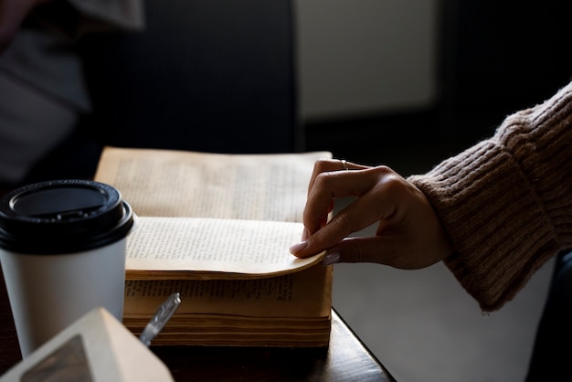 安全《小心地滑》在早教有什么特点